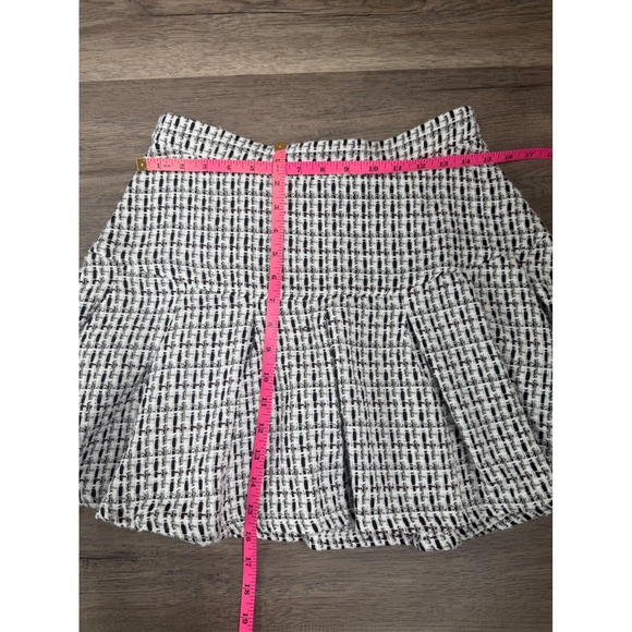 Kendall + Kylie White Black Tweed Mini Skirt Large NWT Pleated Flare Boucle - Picture 13 of 13